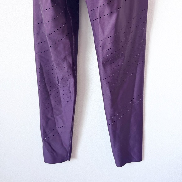 Ultracor High Oblique Pixelate Deep Burgundy Leggings - Picture 10 of 13